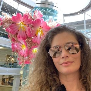 Meet your Posher, Sherry